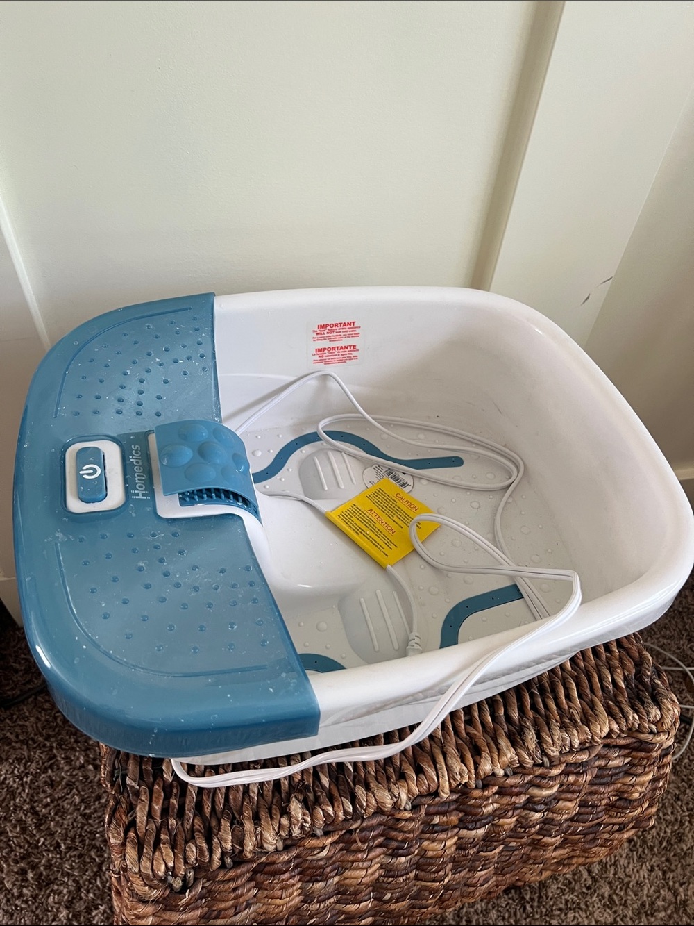 Homedics Blue and White Foot Soak Spa with Massage Rollers